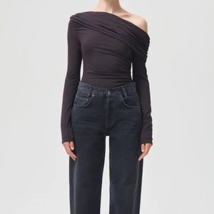 Agolde Off-Shoulder Long Sleeve Bodysuit in Charcoal
